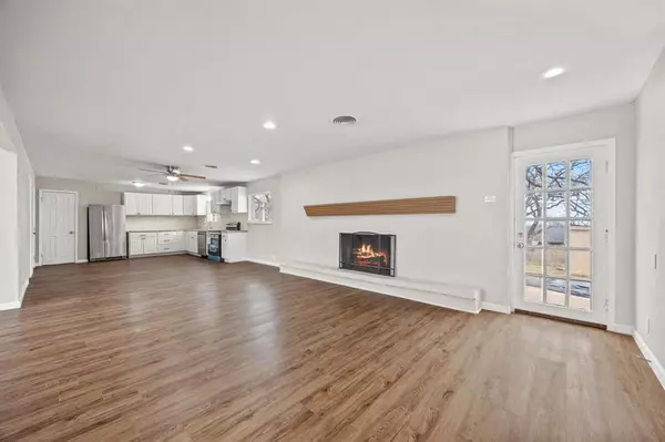 Bedford, TX 76022,916 Mccurry Avenue