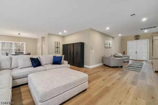 Kinnelon Boro, NJ 07405,232 Kinnelon Rd