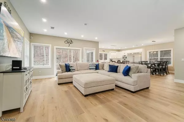 Kinnelon Boro, NJ 07405,232 Kinnelon Rd