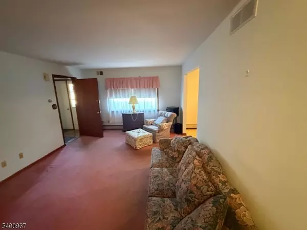 Manville Boro, NJ 08835,153 S 7Th Ave