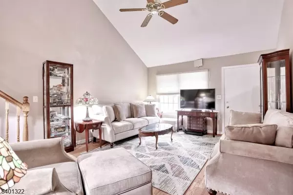 Waldwick Boro, NJ 07463,16-3 Tamaron Dr