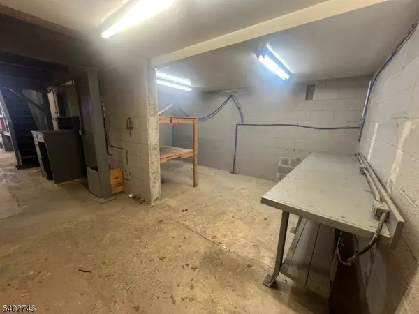 Montclair Twp., NJ 07042,328 Orange Rd