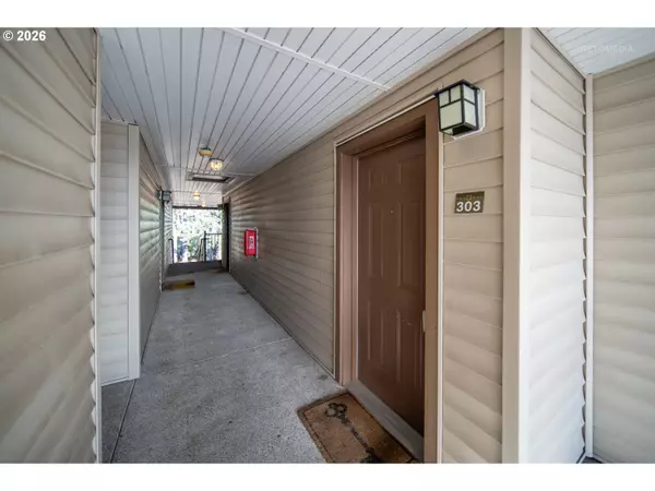 Hillsboro, OR 97006,10804 NE HOLLY ST #303