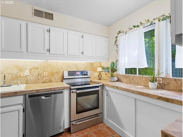 8512 SW BRIGHTFIELD CIR, Tigard, OR 97223