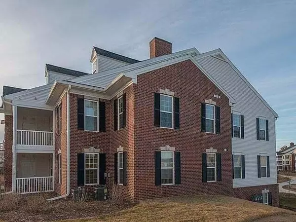 Ann Arbor, MI 48103,1045 E Summerfield Glen GLN #56