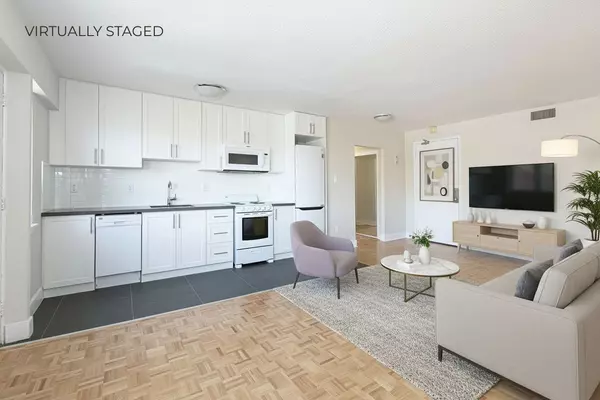 95 Lawton BLVD #307, Toronto C02, ON M4V 1Z8