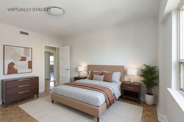 Toronto C02, ON M4V 1Z8,95 Lawton BLVD #307