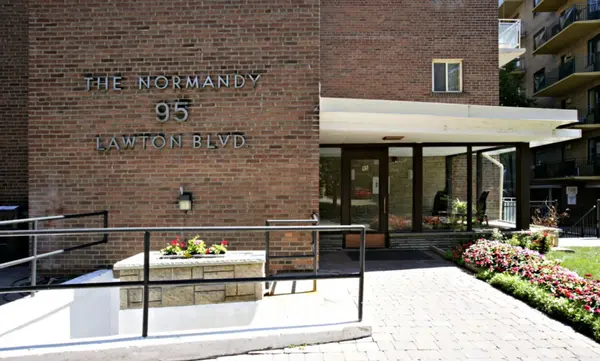 Toronto C02, ON M4V 1Z8,95 Lawton BLVD #307