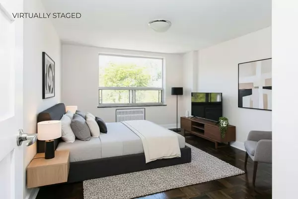 Toronto C03, ON M5P 2K8,990 Avenue RD #302