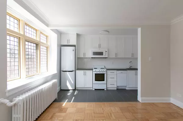 Toronto C02, ON M4V 2H4,398 Avenue RD #525