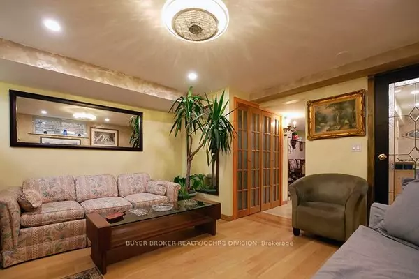 Toronto C02, ON M6G 3J5,244 Rushton RD #B