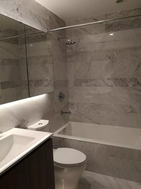 Toronto C01, ON M5V 0N1,17 Bathurst ST #4112