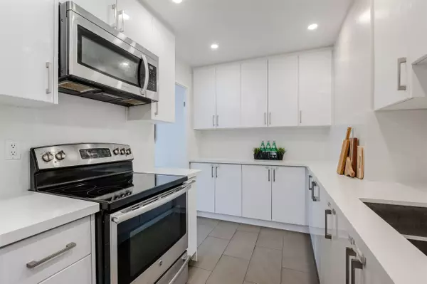 Toronto C15, ON M2H 3J9,4005 Don Mills RD #133