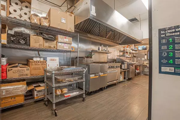 Toronto E07, ON M1V 5P6,5651 Steeles AVE E #6