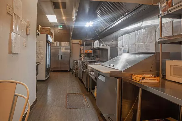 Toronto E07, ON M1V 5P6,5651 Steeles AVE E #6