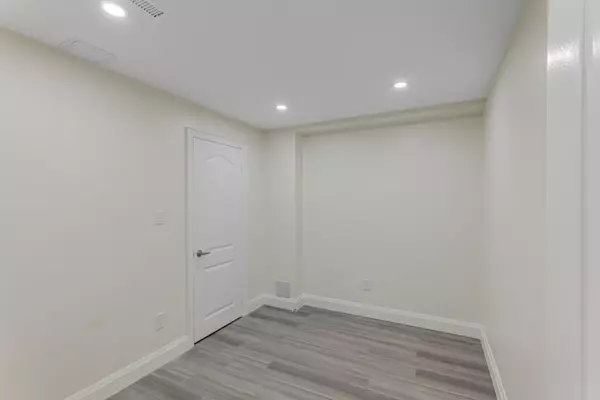 Toronto E10, ON M1C 5C1,98 Waterbridge WAY