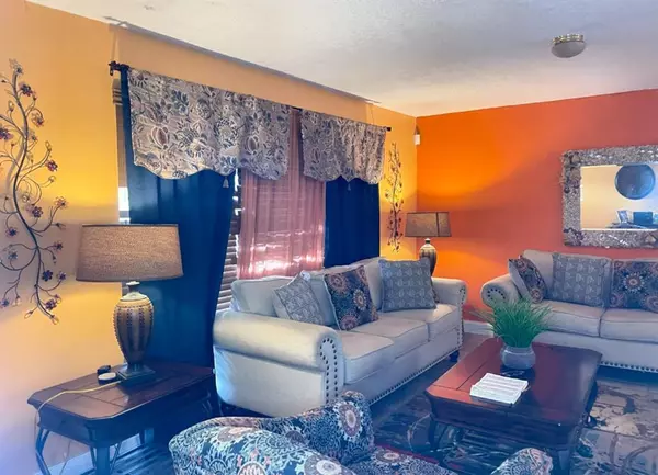 Plantation, FL 33317,4521 NW 6th St