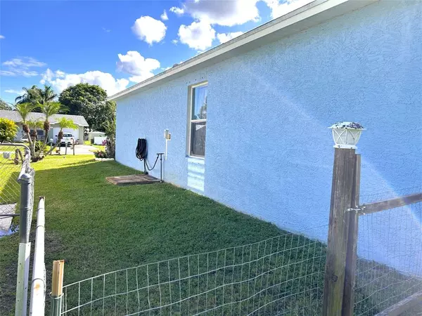 Stuart, FL 34997,3043 SE Banyan St