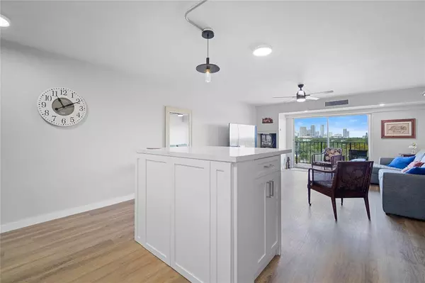 Fort Lauderdale, FL 33316,1625 SE 10th Ave #606