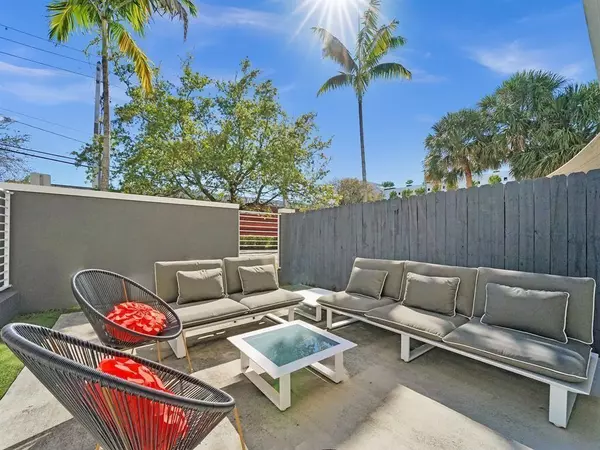 Fort Lauderdale, FL 33316,703 SE 16th Ct