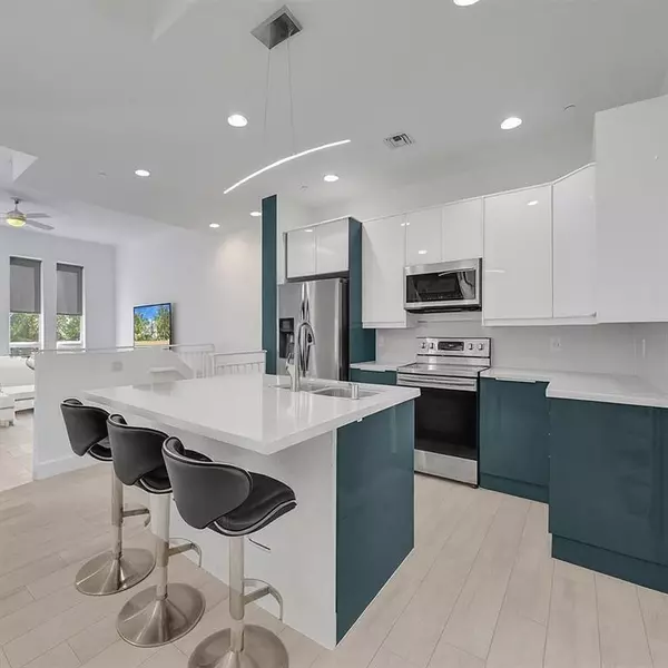 Fort Lauderdale, FL 33316,703 SE 16th Ct