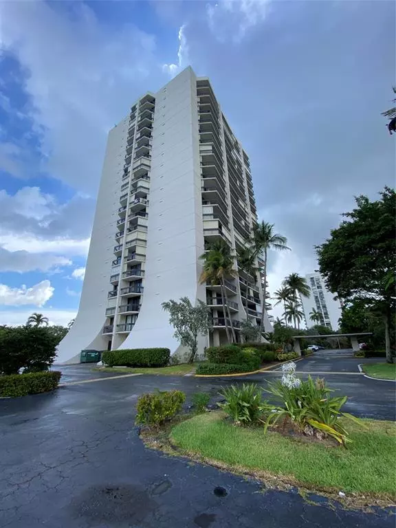 West Palm Beach, FL 33401,2400 Presidential Way #1104