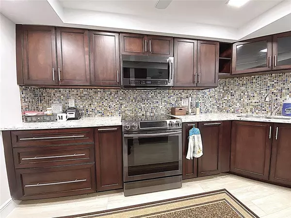 West Palm Beach, FL 33401,2400 Presidential Way #1104