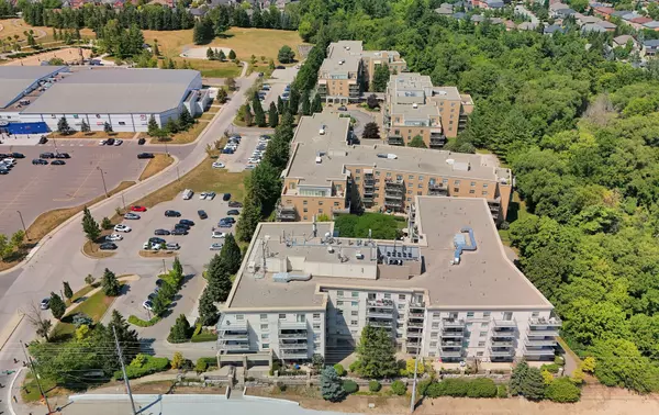 Vaughan, ON L4K 5N7,2500 Rutherford RD #307