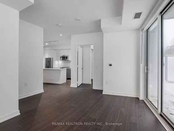 Innisfil, ON L9S 0R6,333 Sunseeker AVE #101