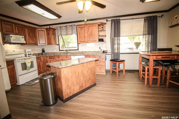 Shaunavon, SK S0N 2M0,724 4th STREET E