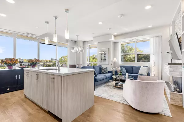 Mississauga, ON L5J 0B1,1575 Lakeshore RD W #327