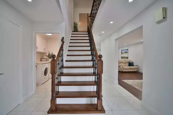 Mississauga, ON L5N 6G1,3596 Nutcracker DR