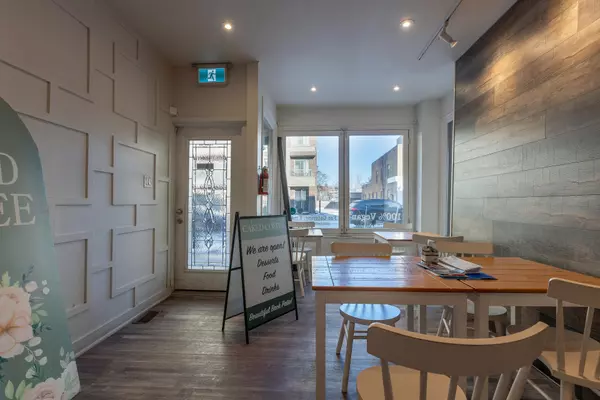 Toronto W01, ON M6P 1A6,1651 Bloor ST W