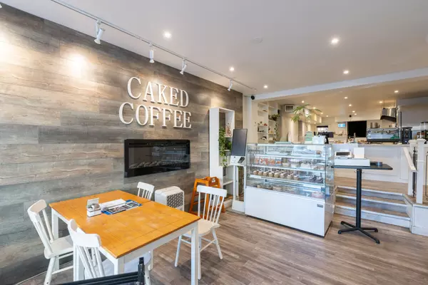 Toronto W01, ON M6P 1A6,1651 Bloor ST W