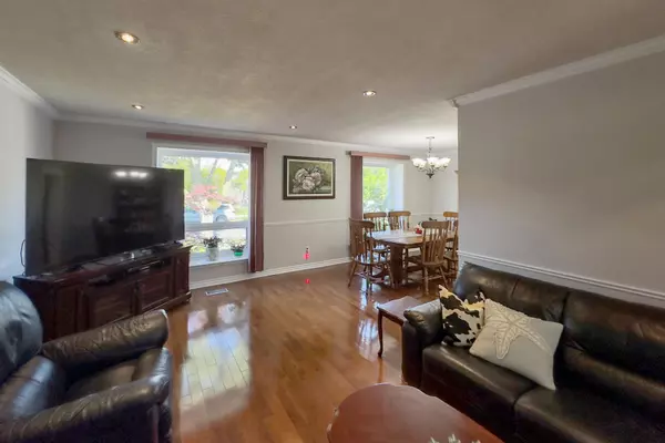 Mississauga, ON L5B 1Y9,254 Louis DR