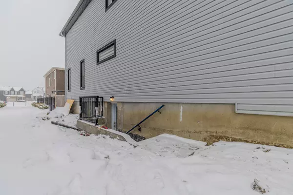 Orleans - Convent Glen And Area, ON K1W 0S9,142 Lumen PL #B