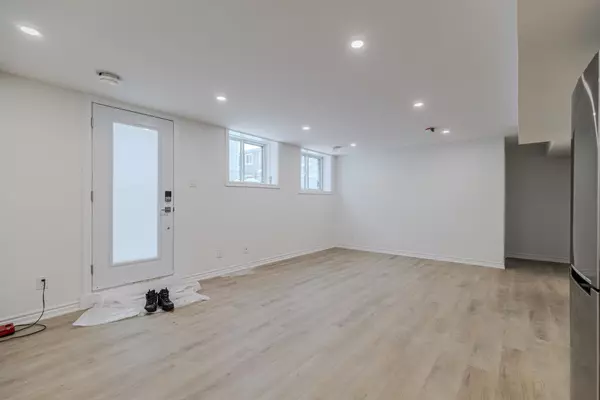 Orleans - Convent Glen And Area, ON K1W 0S9,142 Lumen PL #B