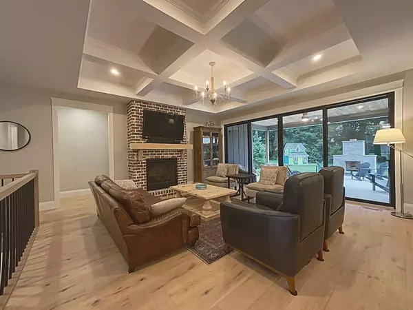 Norfolk, ON N3Y 4J9,93 Woodland DR