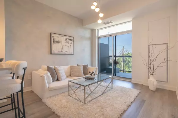 600 North Service RD #313, Hamilton, ON L8E 0L2