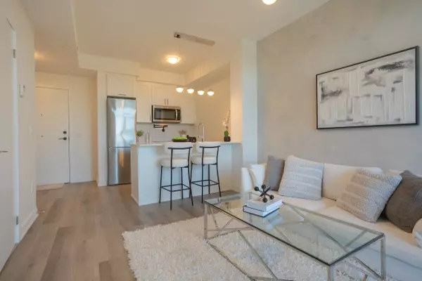 Hamilton, ON L8E 0L2,600 North Service RD #313