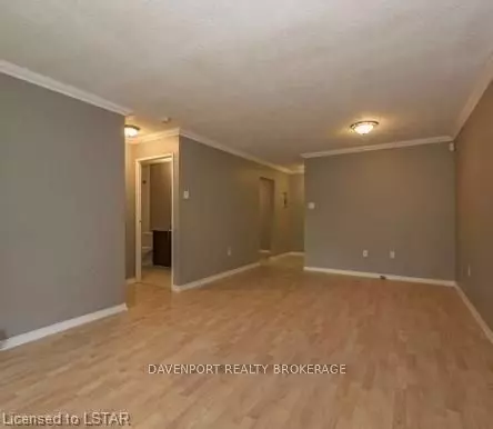 London South, ON N6J 4W7,75 Huxley ST #103