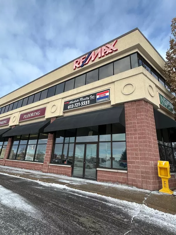 31 NORTHSIDE RD #102, Bells Corners And South To Fallowfield, ON K2H 8S1