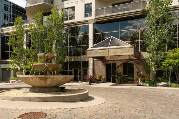 London East, ON N6A 6K3,250 Pall Mall ST #407