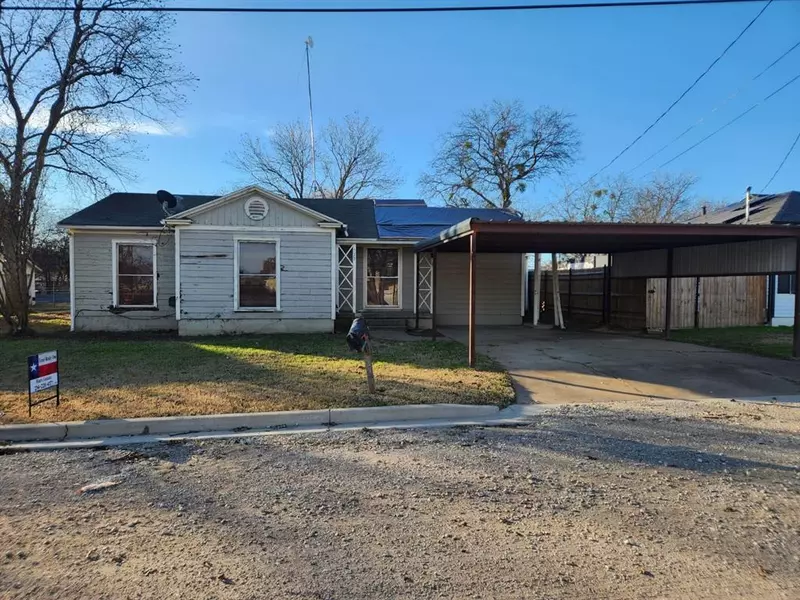 523 Richardson Street, Jacksboro, TX 76458