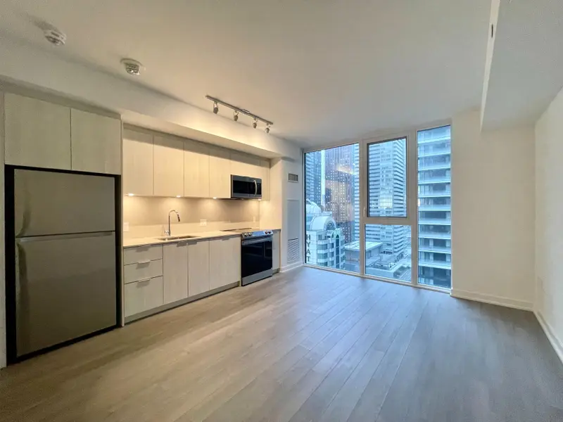 357 King ST W #2004, Toronto C01, ON M5V 0S7