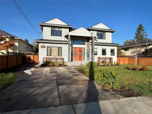 Oak Bay, BC V8R 5Y9,2328 Dunlevy St