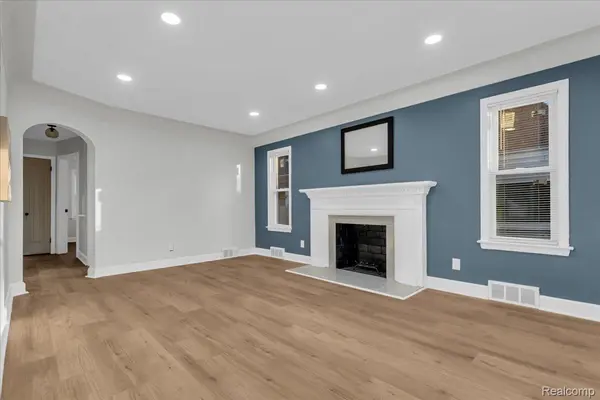 Detroit, MI 48235,18684 Steel ST