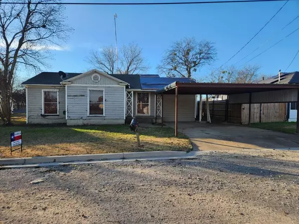 523 Richardson Street, Jacksboro, TX 76458