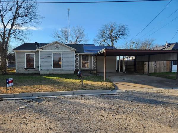 523 Richardson Street, Jacksboro, TX 76458
