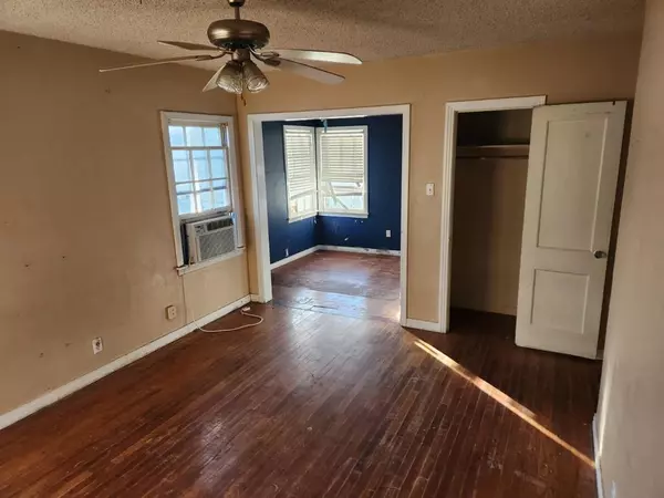 Jacksboro, TX 76458,523 Richardson Street